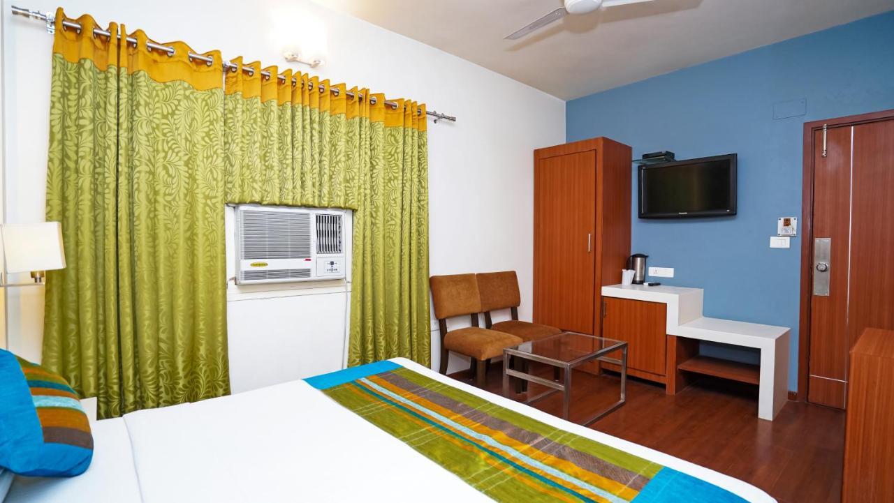 Hotel Pooja Palace Neu-Delhi Exterior foto