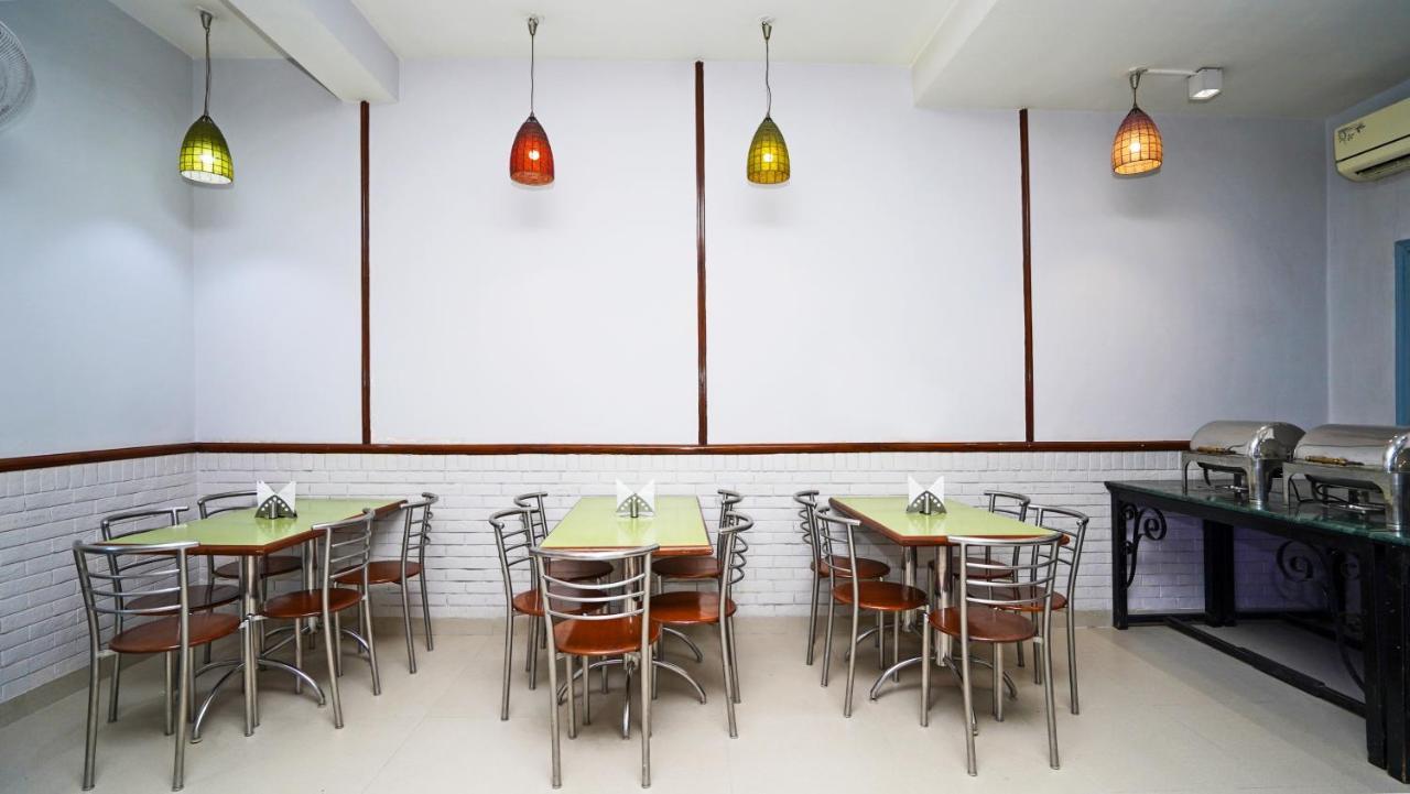 Hotel Pooja Palace Neu-Delhi Exterior foto